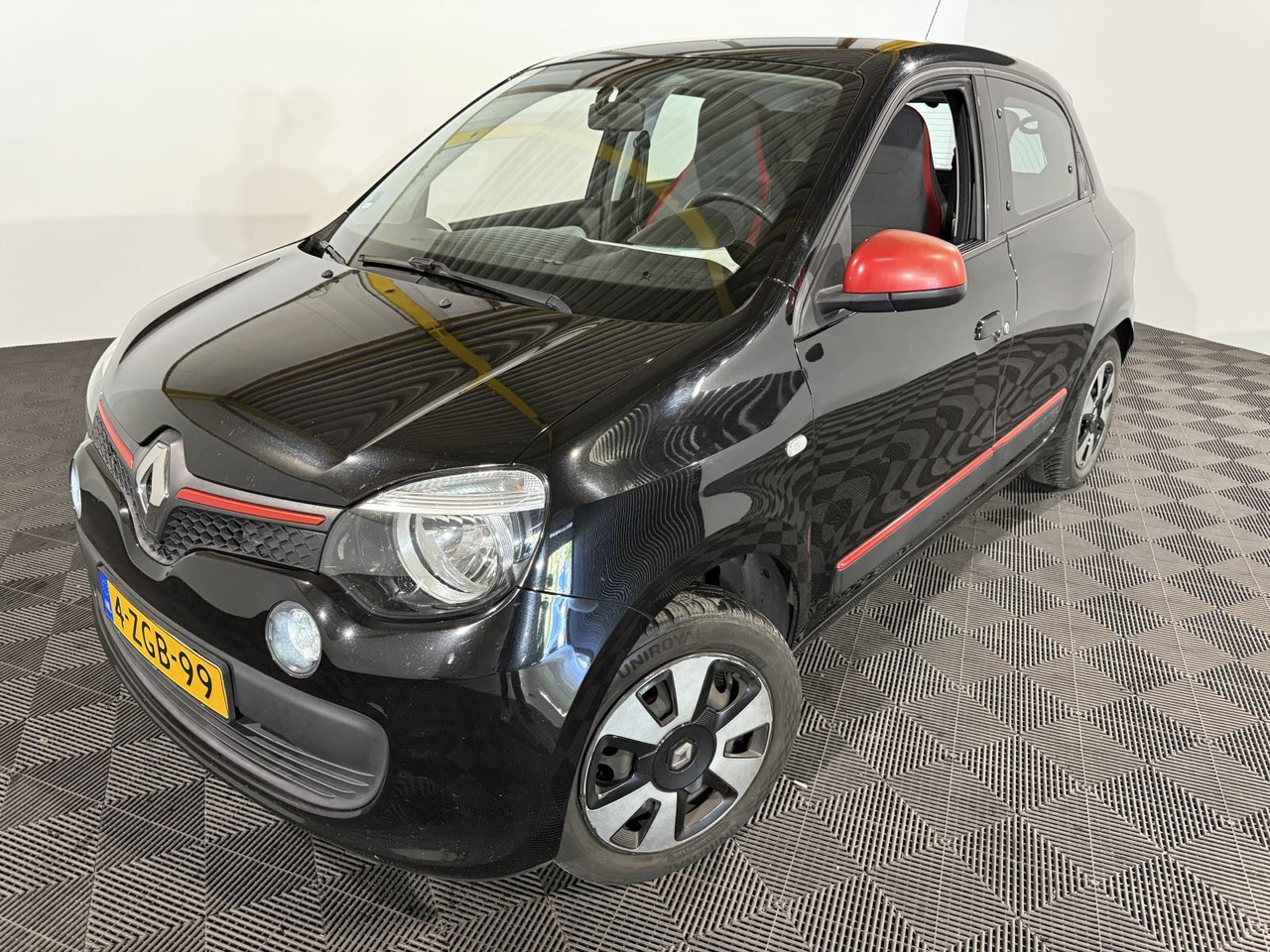 Хечбек Renault | Twingo | 1.0 SCe Expression | 2015 | 226.056 km | 4ZGB99 | Logisch: снимка 1