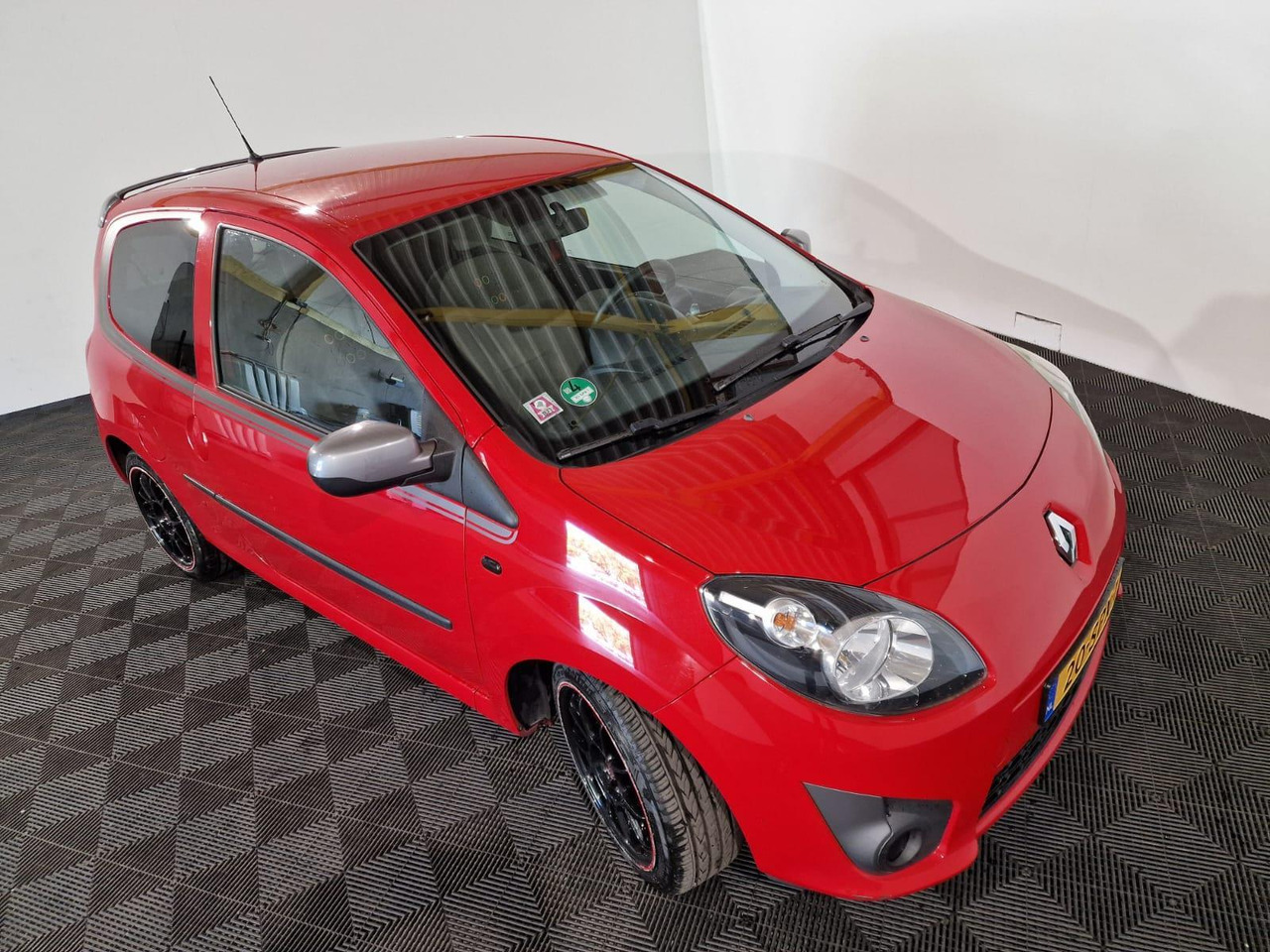 Renault Twingo 1.2-16V Collection 20-SPX-1 149.179 km - Лек автомобил: снимка 5 Renault Twingo 1.2-16V Collection 20-SPX-1 149.179 km - Лек автомобил: снимка 5