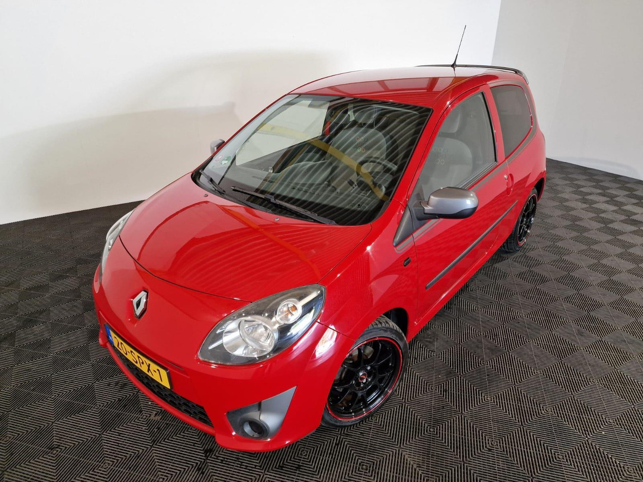 Renault Twingo 1.2-16V Collection 20-SPX-1 149.179 km - Лек автомобил: снимка 1 Renault Twingo 1.2-16V Collection 20-SPX-1 149.179 km - Лек автомобил: снимка 1