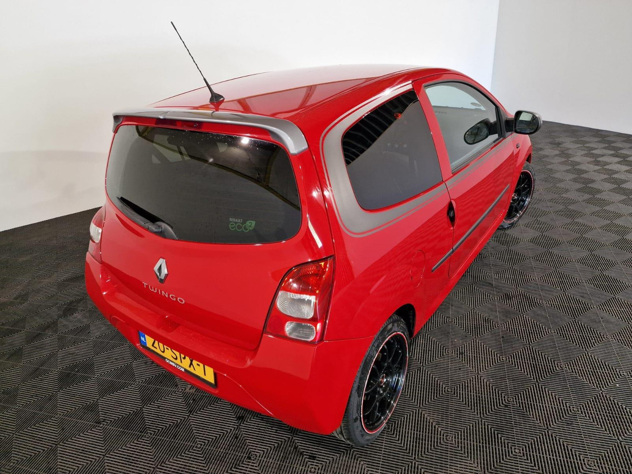 Renault Twingo 1.2-16V Collection 20-SPX-1 149.179 km - Лек автомобил: снимка 4 Renault Twingo 1.2-16V Collection 20-SPX-1 149.179 km - Лек автомобил: снимка 4