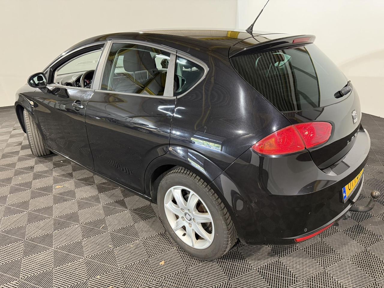 SEAT | Leon | 1.2 TSI Good Stuff | 2011 | 180.589 km | 01PBR7 | Logisch - Хечбек: снимка 2 SEAT | Leon | 1.2 TSI Good Stuff | 2011 | 180.589 km | 01PBR7 | Logisch - Хечбек: снимка 2