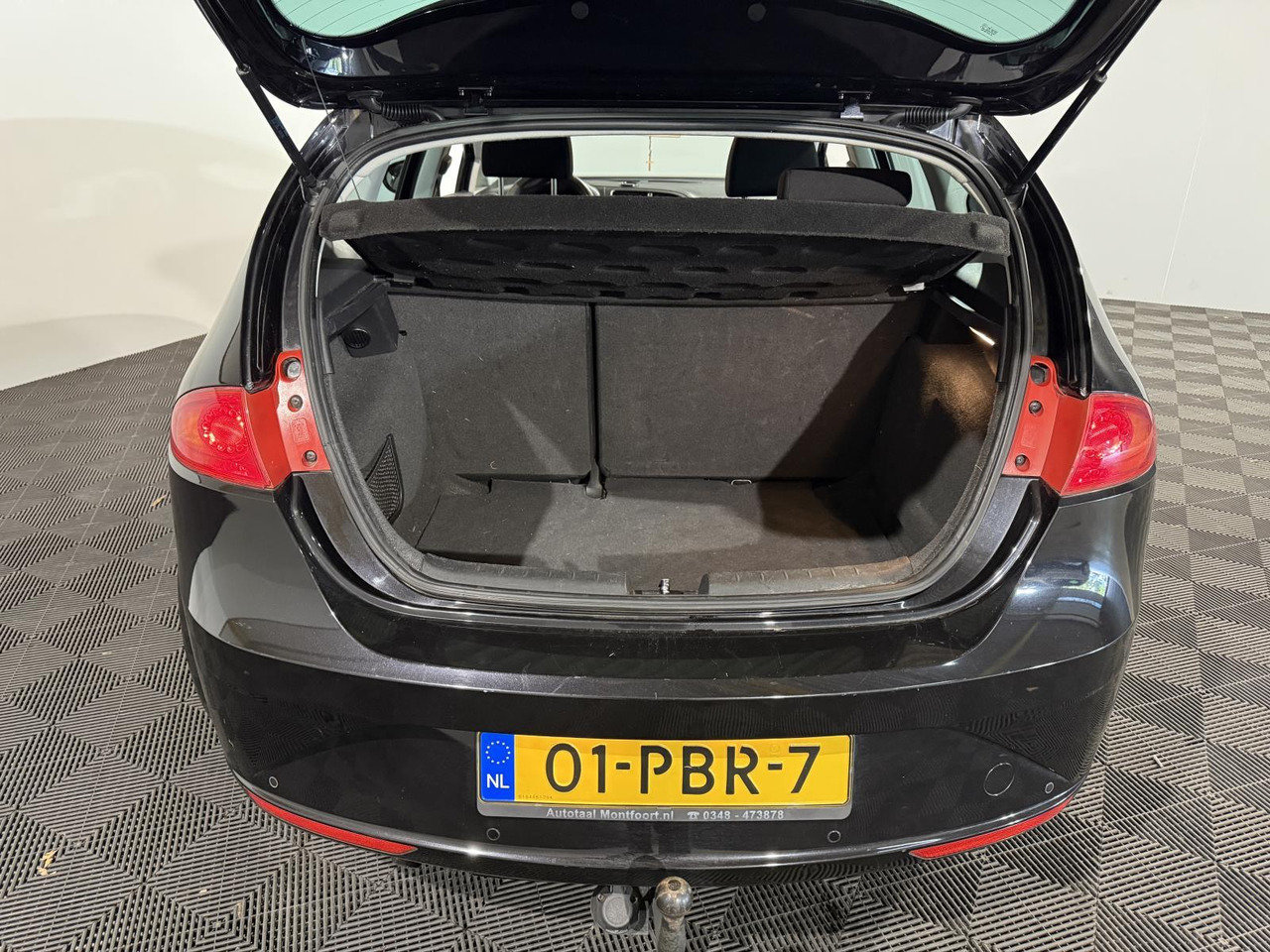SEAT | Leon | 1.2 TSI Good Stuff | 2011 | 180.589 km | 01PBR7 | Logisch - Хечбек: снимка 4 SEAT | Leon | 1.2 TSI Good Stuff | 2011 | 180.589 km | 01PBR7 | Logisch - Хечбек: снимка 4