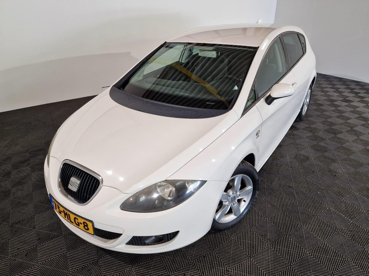 SEAT Leon 1.4 TSI Business Style 75-HLG-8 - Лек автомобил: снимка 1 SEAT Leon 1.4 TSI Business Style 75-HLG-8 - Лек автомобил: снимка 1