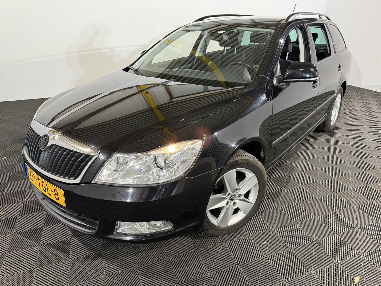 Skoda | Octavia Combi | 1.4 TSI Greentech Ambition Business Line | 2012 | 198.196 km | 01TGL8 | Logisch - Лек автомобил: снимка 1 Skoda | Octavia Combi | 1.4 TSI Greentech Ambition Business Line | 2012 | 198.196 km | 01TGL8 | Logisch - Лек автомобил: снимка 1