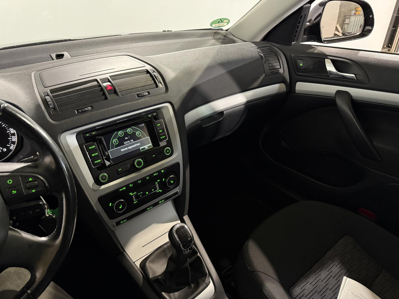 Skoda | Octavia Combi | 1.4 TSI Greentech Ambition Business Line | 2012 | 198.196 km | 01TGL8 | Logisch - Лек автомобил: снимка 5 Skoda | Octavia Combi | 1.4 TSI Greentech Ambition Business Line | 2012 | 198.196 km | 01TGL8 | Logisch - Лек автомобил: снимка 5