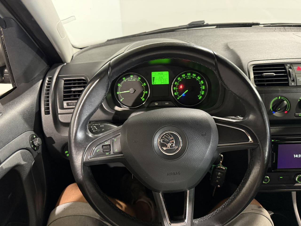 Skoda Roomster 1.2 TSI Drive | 2015 | 119.156 km | 2-XTS-79 - Лек автомобил: снимка 5 Skoda Roomster 1.2 TSI Drive | 2015 | 119.156 km | 2-XTS-79 - Лек автомобил: снимка 5