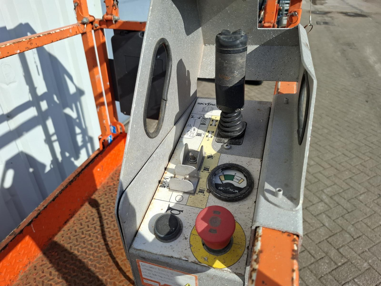 Skyjack SJ3220 Schaarlift 2015 - Ножична работна платформа: снимка 5 Skyjack SJ3220 Schaarlift 2015 - Ножична работна платформа: снимка 5