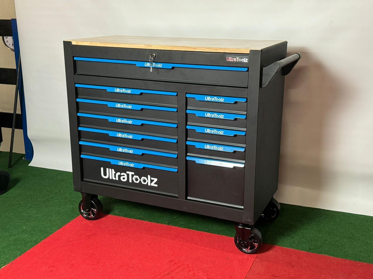UltraToolz Jumbo gereedschapswagen - Оборудване за гаражи/ Работилници: снимка 2 UltraToolz Jumbo gereedschapswagen - Оборудване за гаражи/ Работилници: снимка 2
