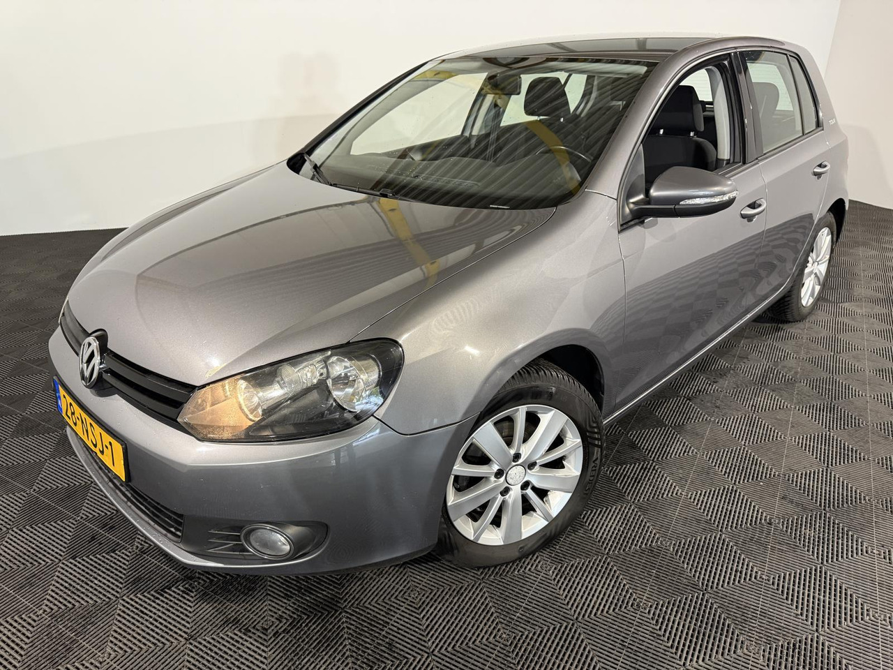 Volkswagen | Golf | 1.2 TSI Tour II BlueMotion | 2010 | 287.684 km | 28NSJ1 | Logisch - Хечбек: снимка 1 Volkswagen | Golf | 1.2 TSI Tour II BlueMotion | 2010 | 287.684 km | 28NSJ1 | Logisch - Хечбек: снимка 1