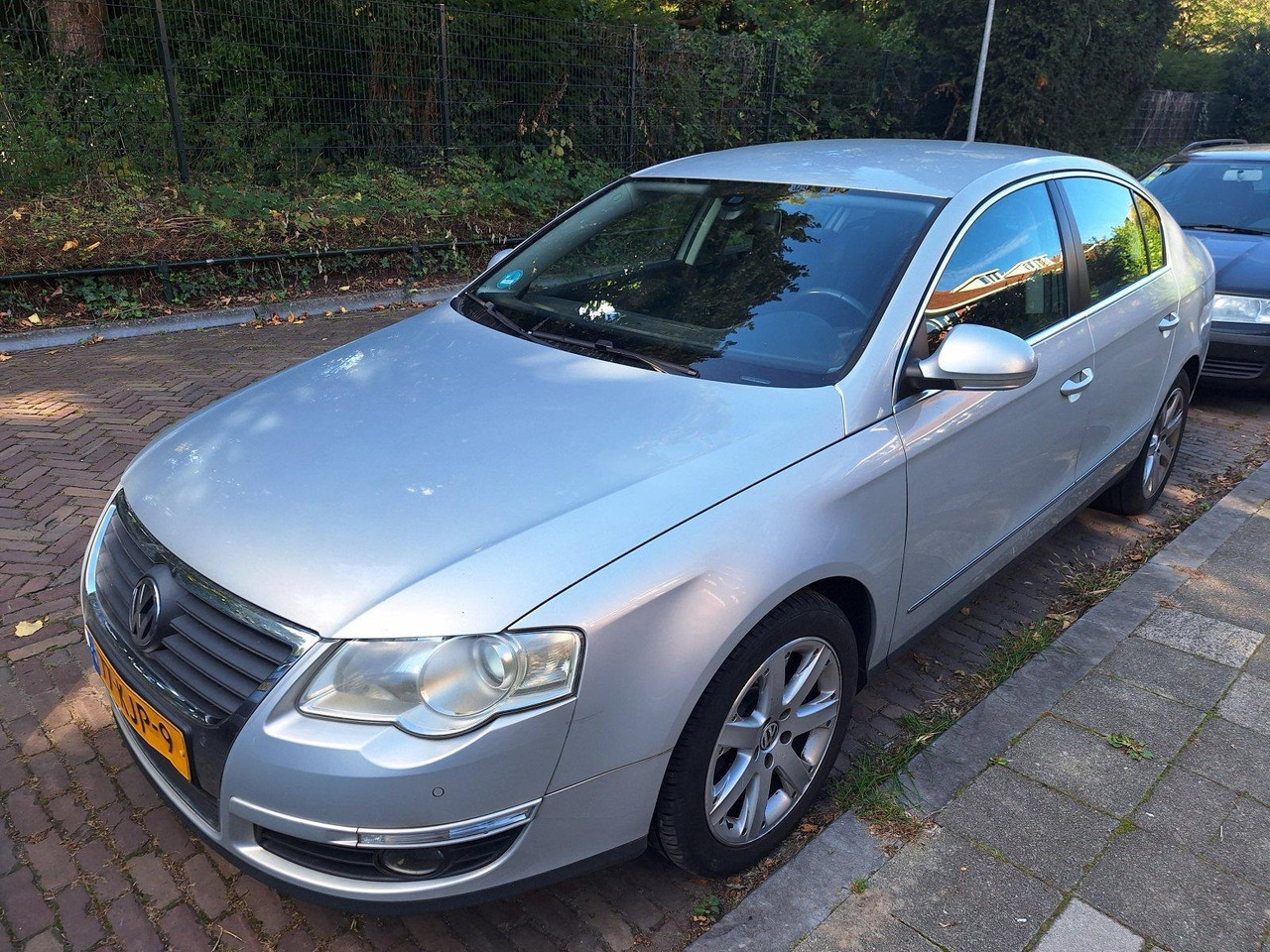 Volkswagen | Passat | 1.9 TDI Comfortline | 2010 | 314.746 km | 77KJP9 | Logisch - Седан: снимка 1 Volkswagen | Passat | 1.9 TDI Comfortline | 2010 | 314.746 km | 77KJP9 | Logisch - Седан: снимка 1