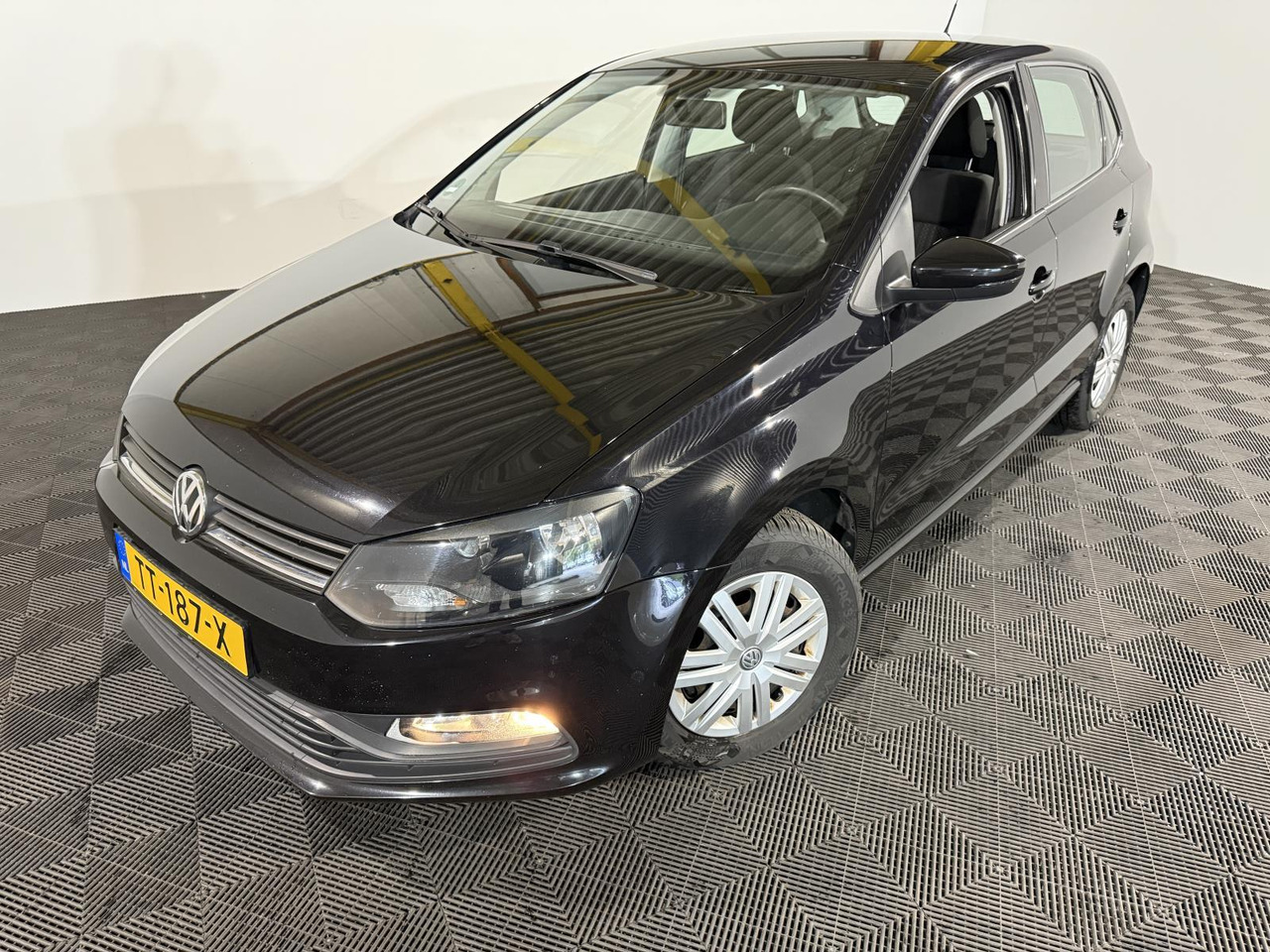 Volkswagen | Polo | 1.0 Comfortline Connected Series | 2017 | 178.442 km | TT187X | Geen oordeel - Хечбек: снимка 1 Volkswagen | Polo | 1.0 Comfortline Connected Series | 2017 | 178.442 km | TT187X | Geen oordeel - Хечбек: снимка 1