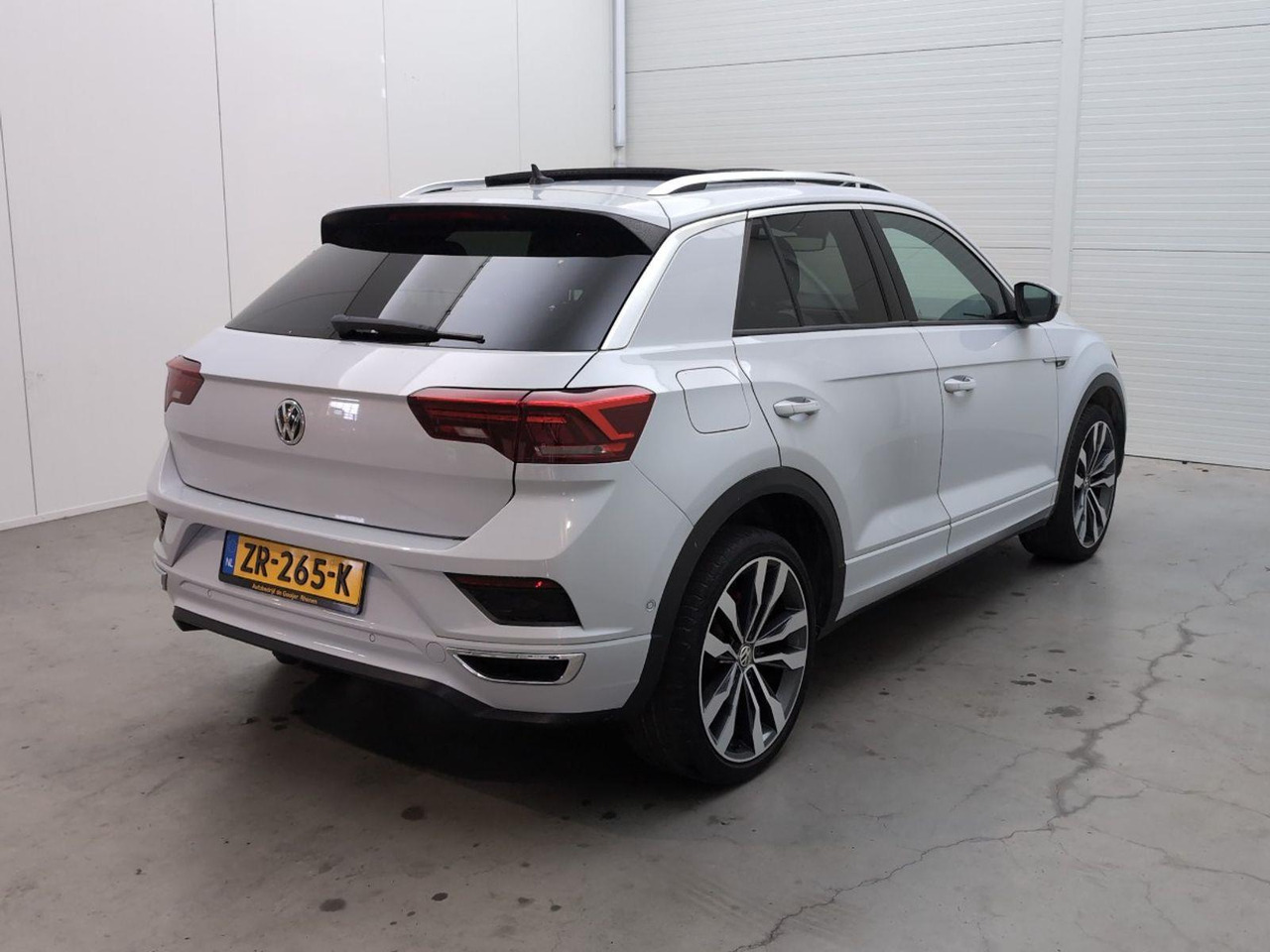 Volkswagen T-Roc 1.5 TSI Sport Business R | 2019 | 121.700 km | Automaat | ZR265K | NAP: Logisch - Джип: снимка 4 Volkswagen T-Roc 1.5 TSI Sport Business R | 2019 | 121.700 km | Automaat | ZR265K | NAP: Logisch - Джип: снимка 4