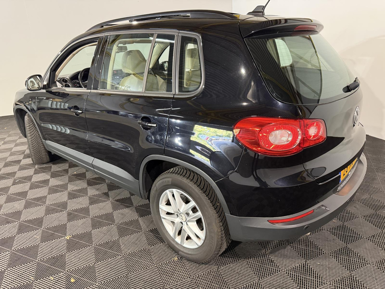Volkswagen | Tiguan | 1.4 TSI Comfort&Design | 2011 | 236.671 km | 28RDT1 | Logisch - Джип: снимка 2 Volkswagen | Tiguan | 1.4 TSI Comfort&Design | 2011 | 236.671 km | 28RDT1 | Logisch - Джип: снимка 2