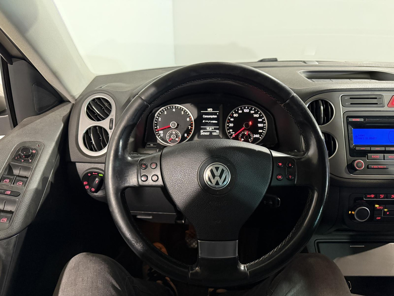 Volkswagen | Tiguan | 1.4 TSI Sport&Style | 2010 | 247.657 km | 41KRT5 | Logisch - Джип: снимка 3 Volkswagen | Tiguan | 1.4 TSI Sport&Style | 2010 | 247.657 km | 41KRT5 | Logisch - Джип: снимка 3