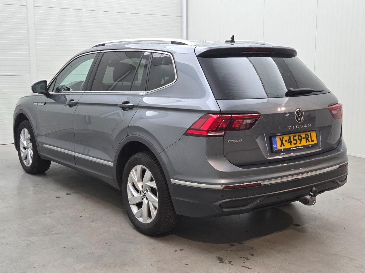 Volkswagen Tiguan Allspace 1.5 TSI R - Line 7p. | 2023 | 86.012 km | Automaat | X459RL | NAP: Geen oordeel - Джип: снимка 3 Volkswagen Tiguan Allspace 1.5 TSI R - Line 7p. | 2023 | 86.012 km | Automaat | X459RL | NAP: Geen oordeel - Джип: снимка 3