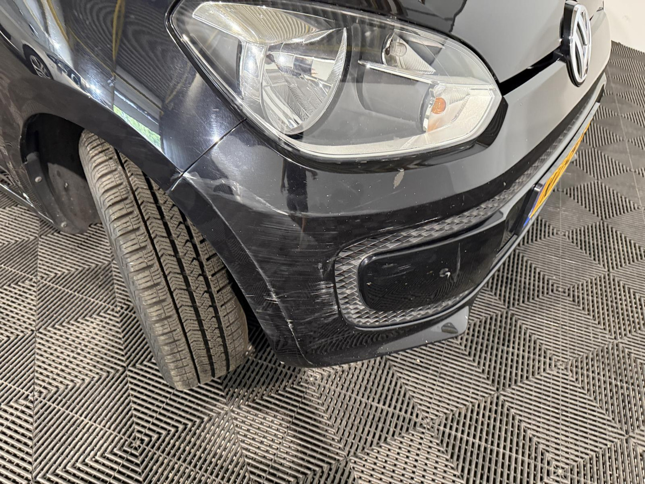 Volkswagen Up 1.0 Move up! BlueMotion | 2015 | 169.625 km | KV-984-T - Хечбек: снимка 5 Volkswagen Up 1.0 Move up! BlueMotion | 2015 | 169.625 km | KV-984-T - Хечбек: снимка 5