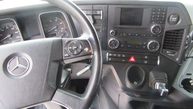 Влекач Mercedes-Benz 1842LS/37 mit Nebenantrieb Flansch: снимка 14