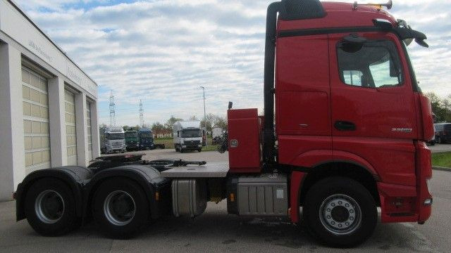 Mercedes-Benz Actros 3358LS 6x4 120 t. LZGG. Retarder - Влекач: снимка 4 Mercedes-Benz Actros 3358LS 6x4 120 t. LZGG. Retarder - Влекач: снимка 4