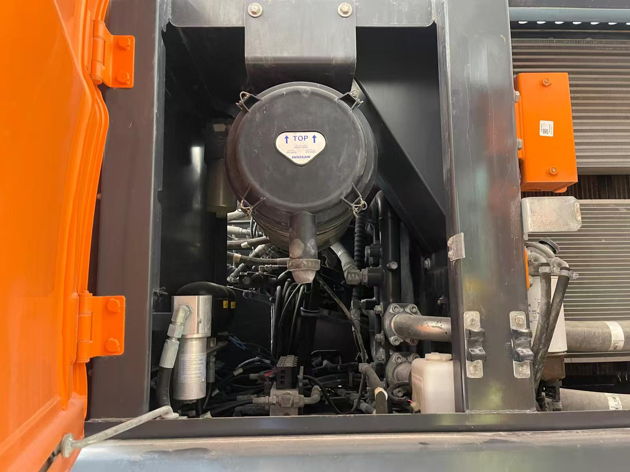 DOOSAN DX210 - Колесен багер: снимка 1 DOOSAN DX210 - Колесен багер: снимка 1