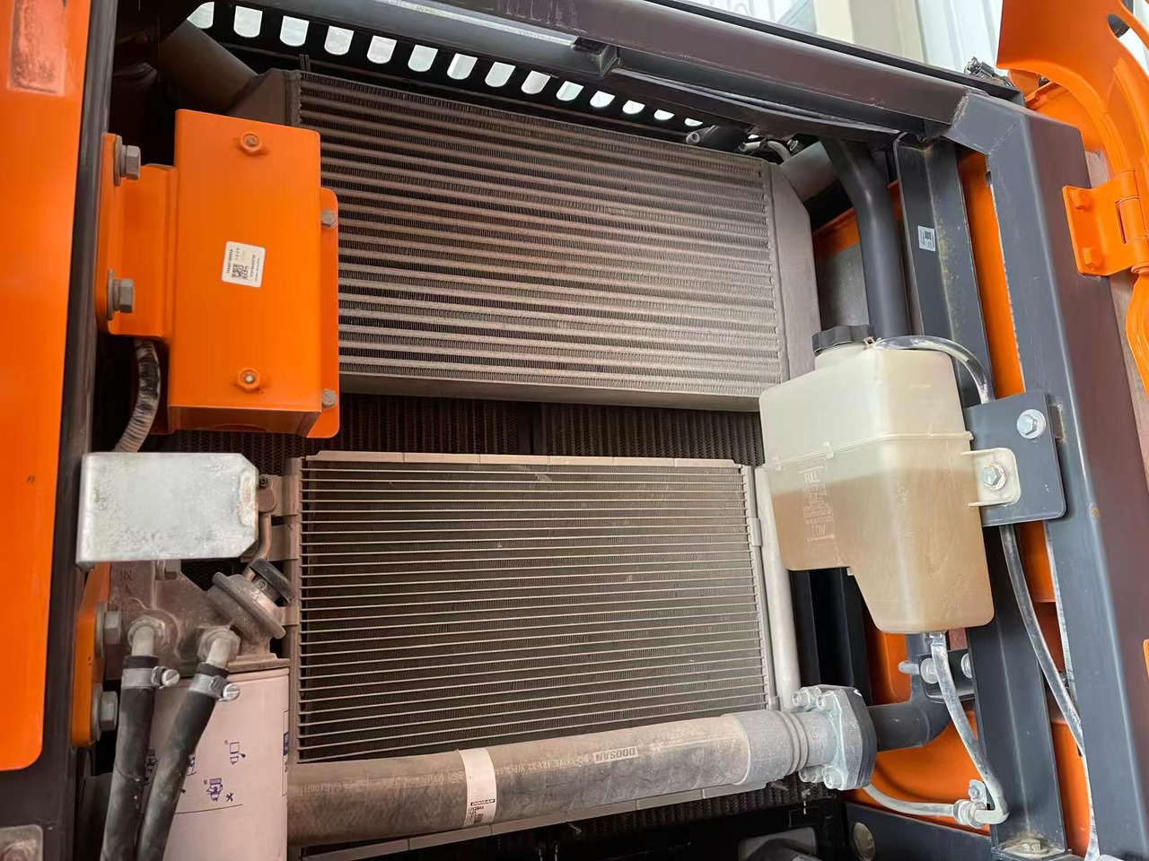 DOOSAN DX210 - Колесен багер: снимка 2 DOOSAN DX210 - Колесен багер: снимка 2