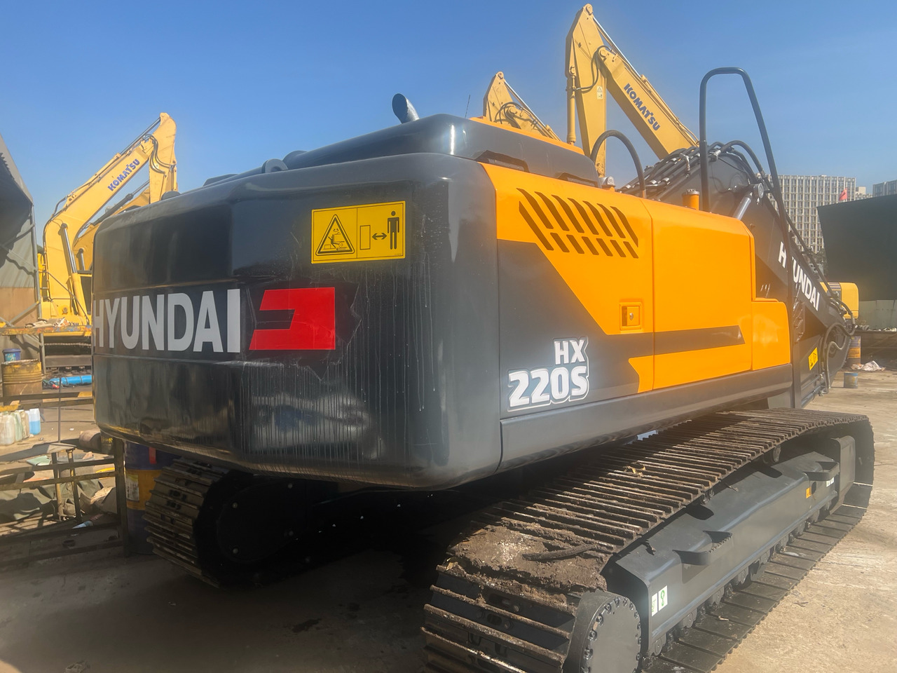 Hyundai 220S - Верижен багер: снимка 3 Hyundai 220S - Верижен багер: снимка 3