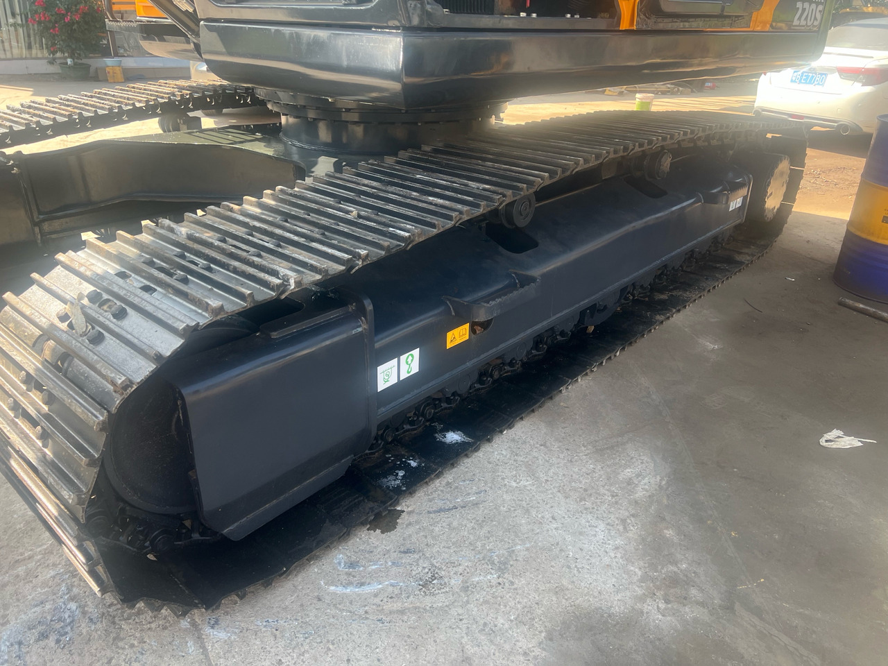 Hyundai 220S - Верижен багер: снимка 5 Hyundai 220S - Верижен багер: снимка 5