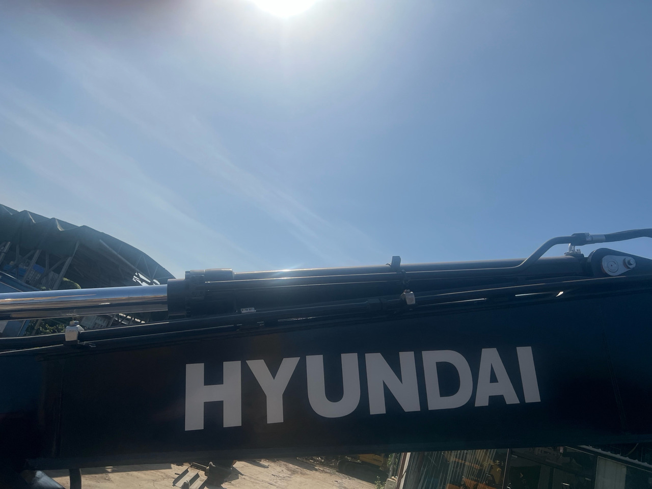 Hyundai 220S - Верижен багер: снимка 1 Hyundai 220S - Верижен багер: снимка 1