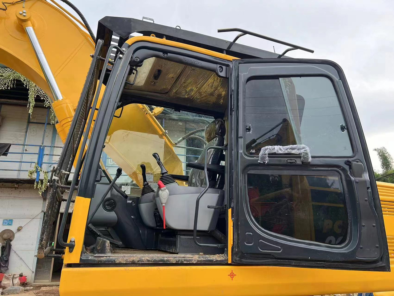 Komatsu PC200-7 - Верижен багер: снимка 3 Komatsu PC200-7 - Верижен багер: снимка 3
