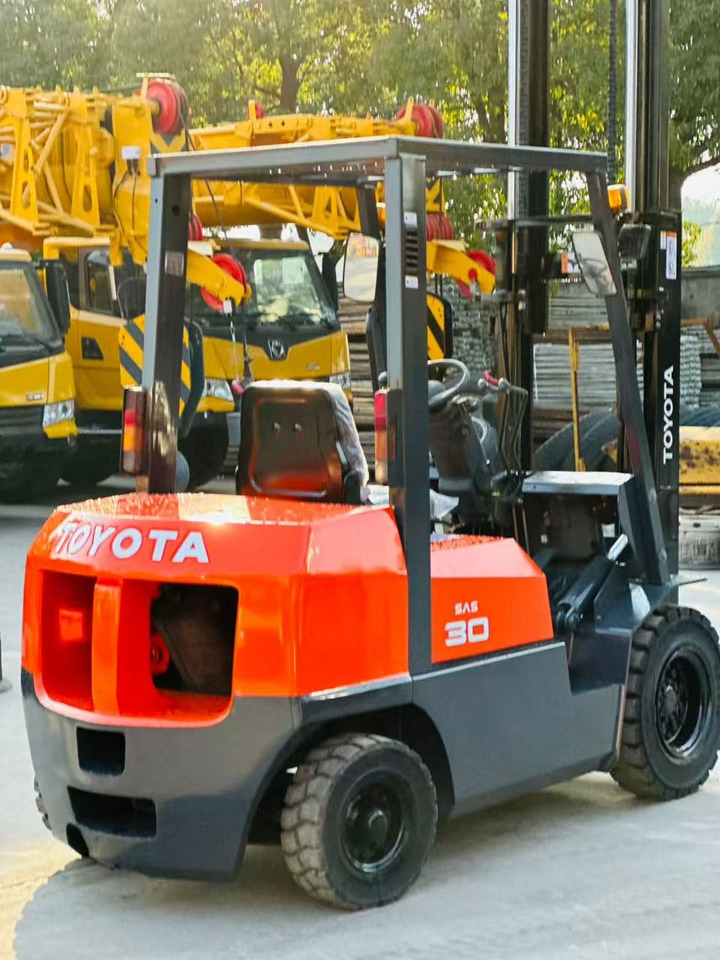 TOYOTA 30 - Дизелов мотокар: снимка 3 TOYOTA 30 - Дизелов мотокар: снимка 3