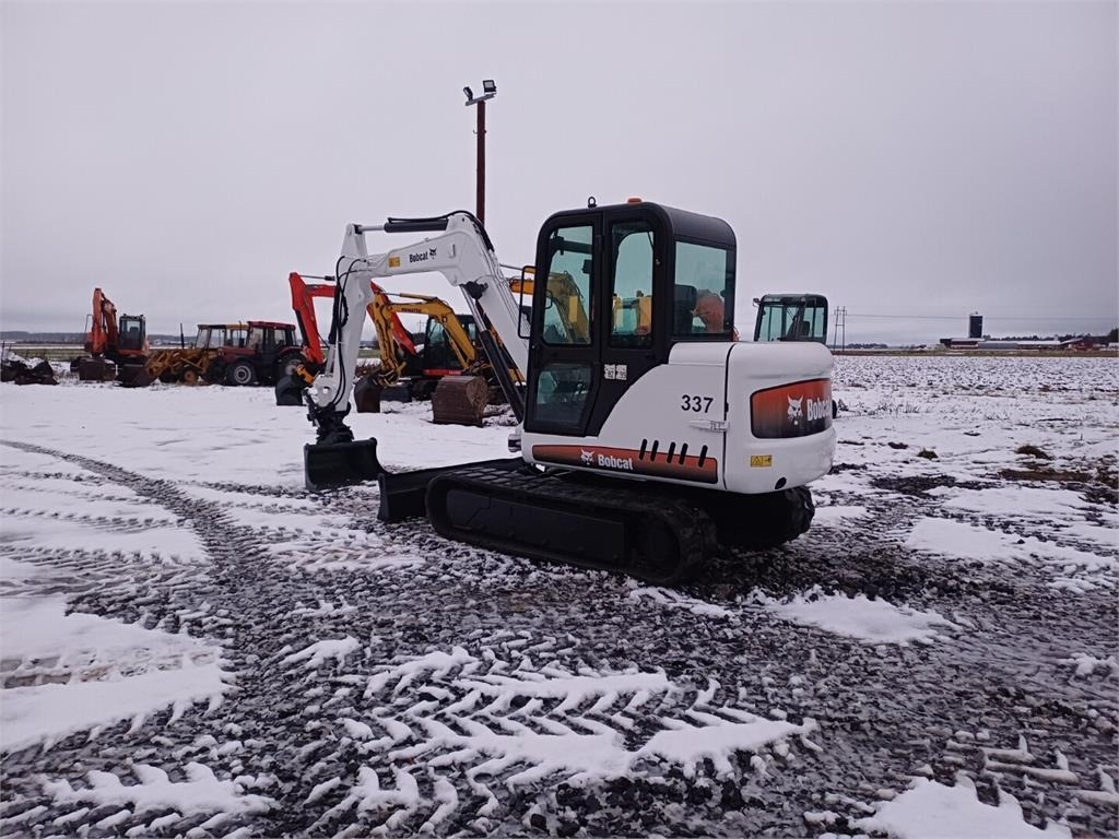 Bobcat 337D Kallistuvalla liittimellä - Мини багер: снимка 3 Bobcat 337D Kallistuvalla liittimellä - Мини багер: снимка 3