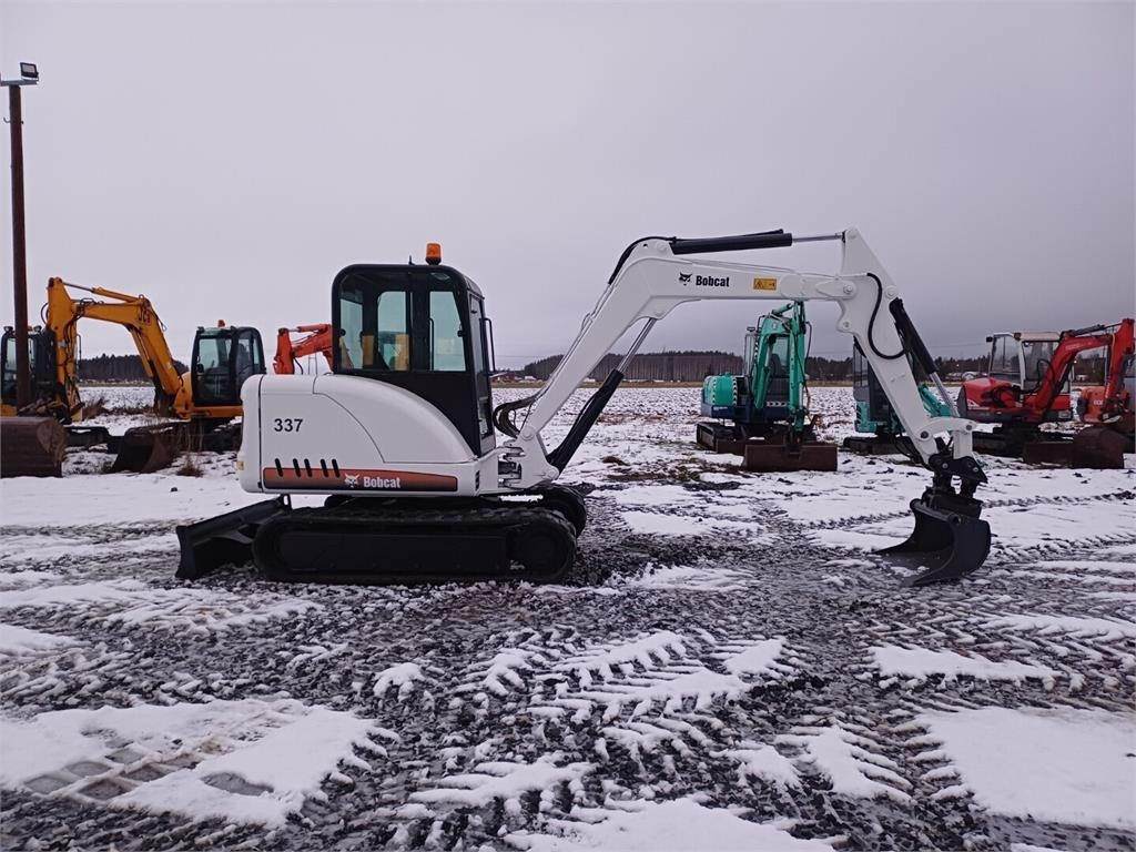 Bobcat 337D Kallistuvalla liittimellä - Мини багер: снимка 5 Bobcat 337D Kallistuvalla liittimellä - Мини багер: снимка 5