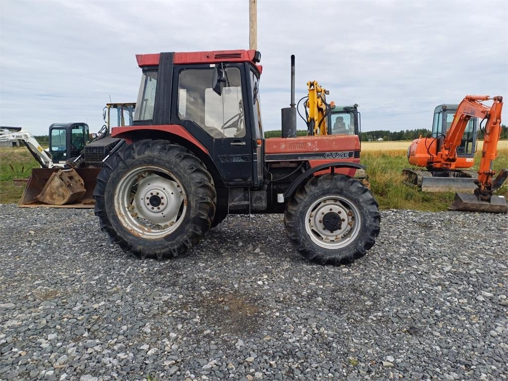 Case IH 685XL Hyvät renkaat. - Трактор: снимка 5 Case IH 685XL Hyvät renkaat. - Трактор: снимка 5