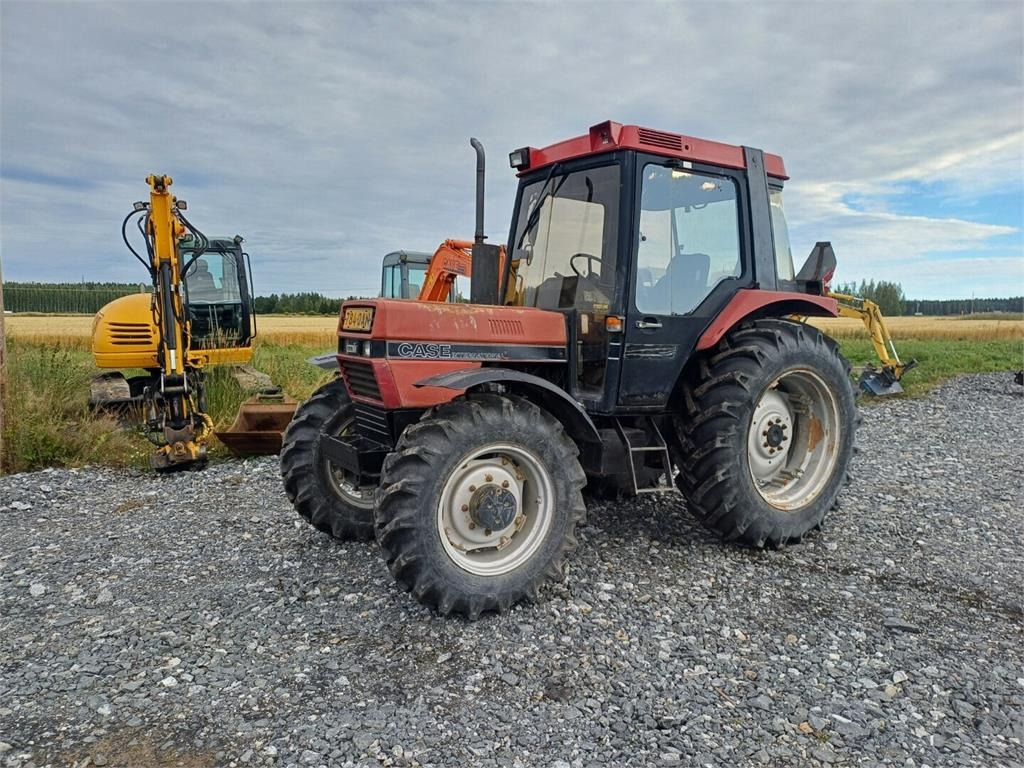 Case IH 685XL Hyvät renkaat. - Трактор: снимка 2 Case IH 685XL Hyvät renkaat. - Трактор: снимка 2