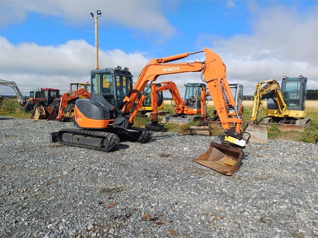 Hitachi ZX50u Engcon pyörittäjällä - Мини багер: снимка 5 Hitachi ZX50u Engcon pyörittäjällä - Мини багер: снимка 5
