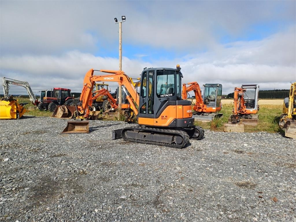 Hitachi ZX50u Engcon pyörittäjällä - Мини багер: снимка 3 Hitachi ZX50u Engcon pyörittäjällä - Мини багер: снимка 3
