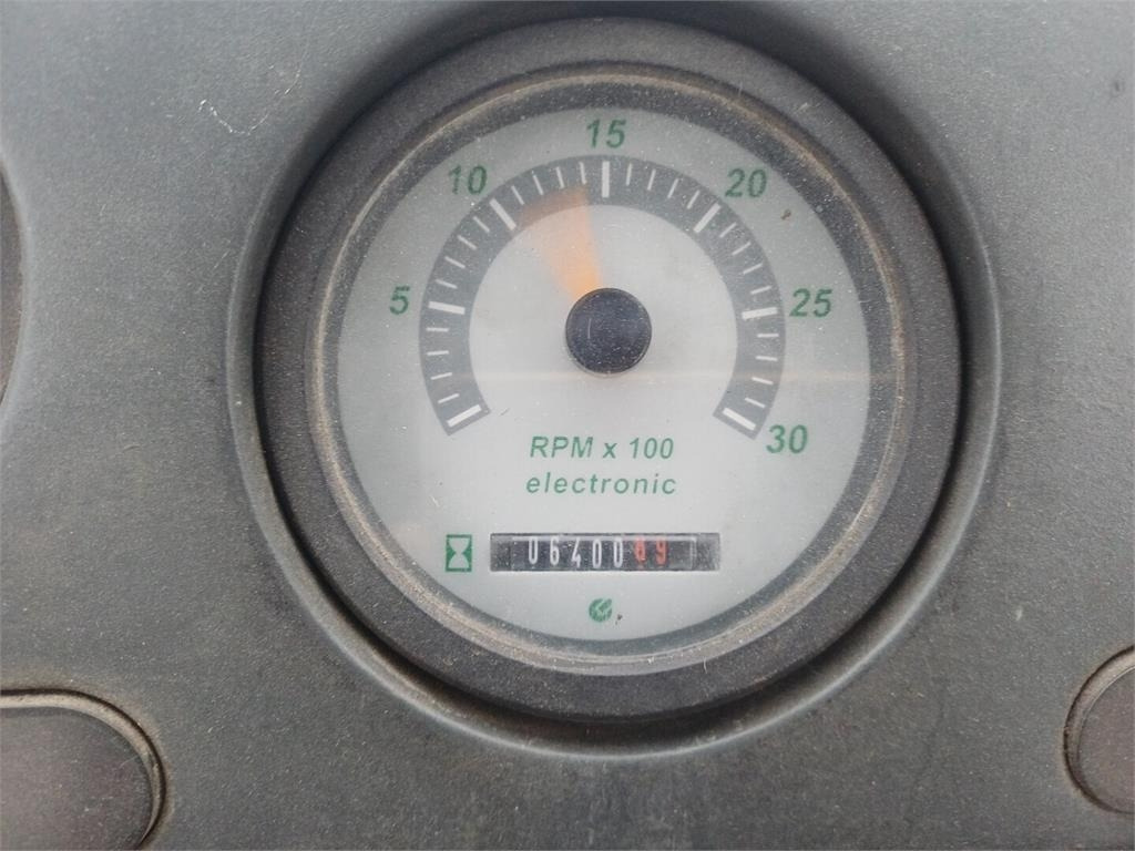 Лизинг на Komatsu WB70A Pyöräkuormaaja Komatsu WB70A Pyöräkuormaaja: снимка 11 Лизинг на Komatsu WB70A Pyöräkuormaaja Komatsu WB70A Pyöräkuormaaja: снимка 11