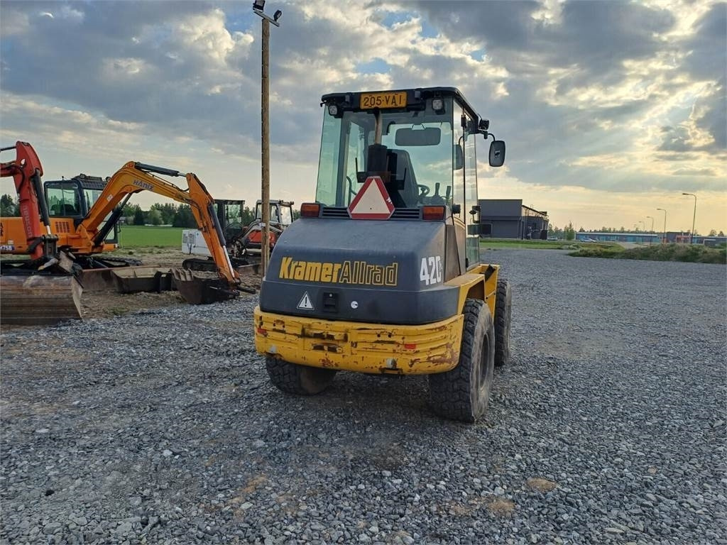 Kramer 420 series 2 Kauha +Piikit - Колесен товарач: снимка 4 Kramer 420 series 2 Kauha +Piikit - Колесен товарач: снимка 4