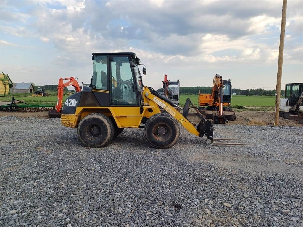 Kramer 420 series 2 Kauha +Piikit - Колесен товарач: снимка 1 Kramer 420 series 2 Kauha +Piikit - Колесен товарач: снимка 1