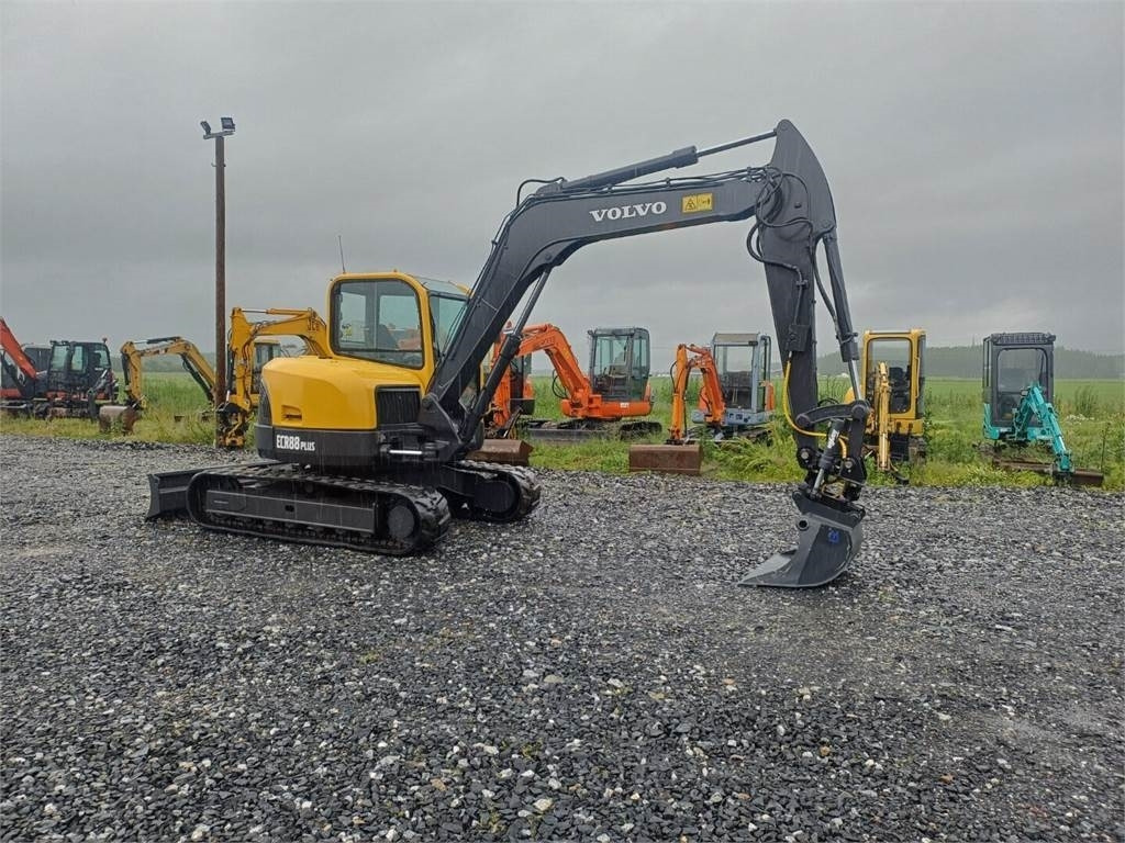 Volvo ECR88 plus kallistuvalla liittimellä - Мини багер: снимка 4 Volvo ECR88 plus kallistuvalla liittimellä - Мини багер: снимка 4