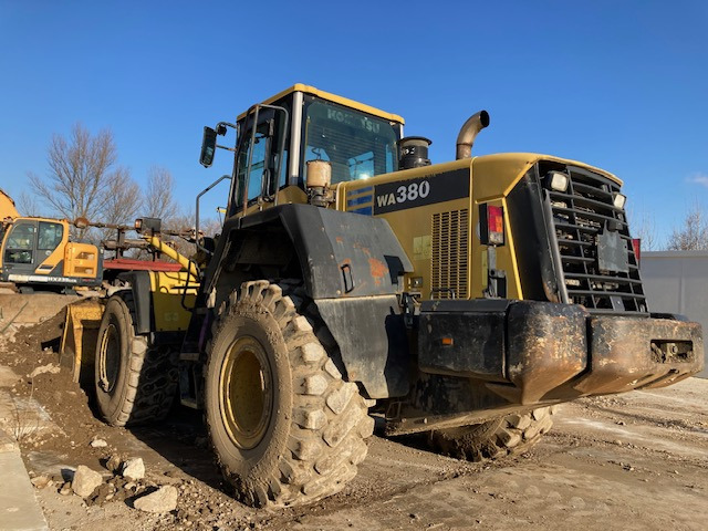 CHARGEUSE SUR PNEUS KOMATSU WA 380-5H - Колесен товарач: снимка 3 CHARGEUSE SUR PNEUS KOMATSU WA 380-5H - Колесен товарач: снимка 3