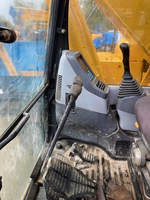 PELLE SUR CHENILLES KOMATSU PC228USLC-3 - Верижен багер: снимка 4 PELLE SUR CHENILLES KOMATSU PC228USLC-3 - Верижен багер: снимка 4