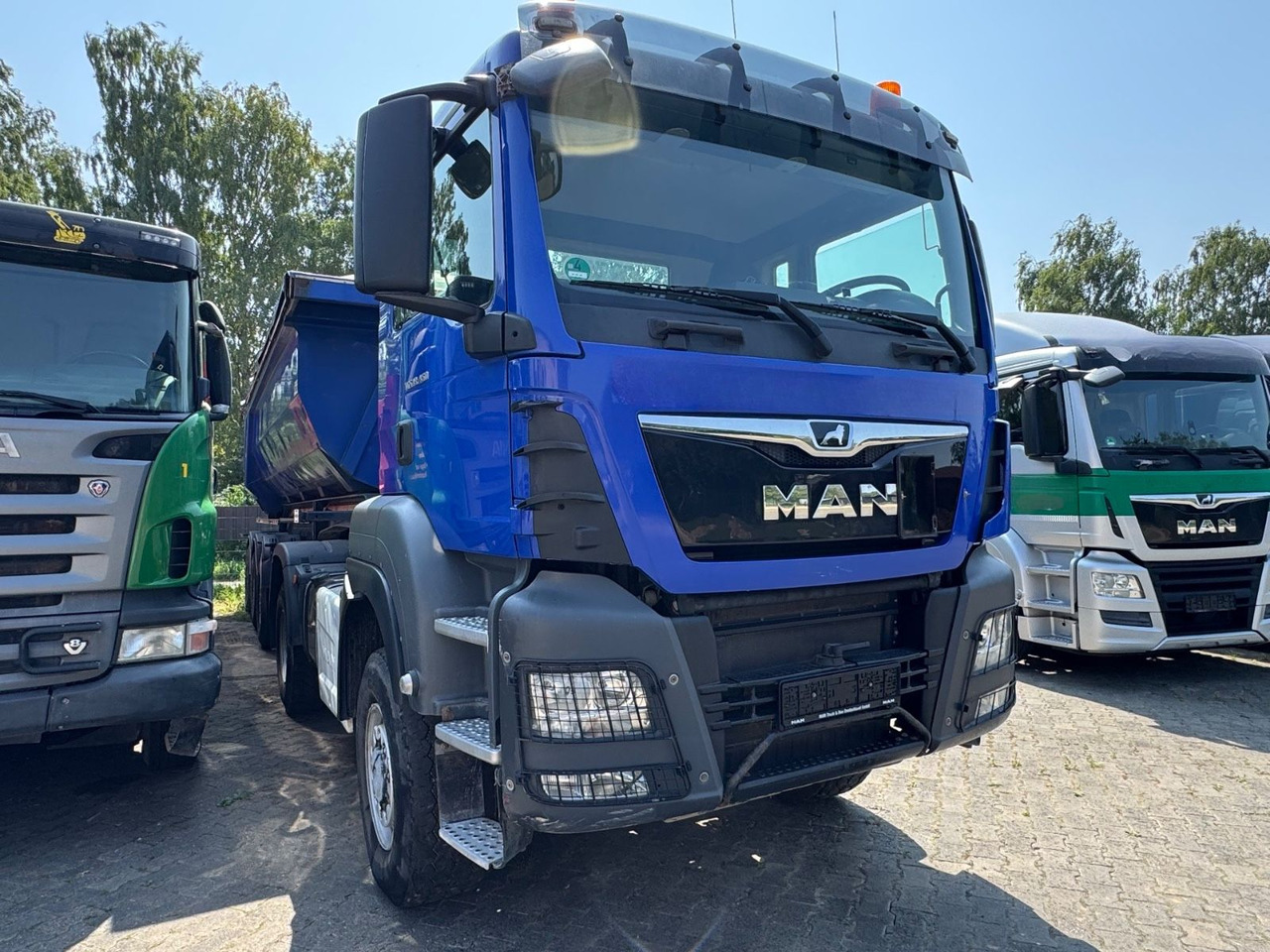 MAN 18.460 TGS/B-B/Kipp/4X4/klp.Zug/TOP-ZUSTAND - Самосвал камион: снимка 2 MAN 18.460 TGS/B-B/Kipp/4X4/klp.Zug/TOP-ZUSTAND - Самосвал камион: снимка 2