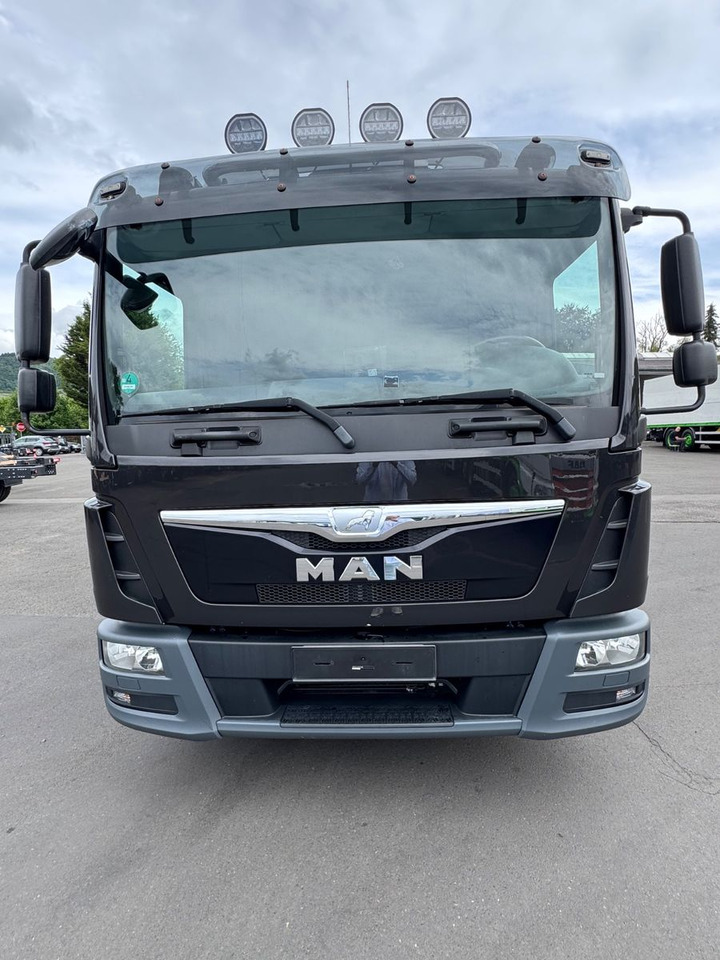 MAN TGL 12.220/LBW/Klima/Navi/2xAHK - За напитки камион: снимка 4 MAN TGL 12.220/LBW/Klima/Navi/2xAHK - За напитки камион: снимка 4