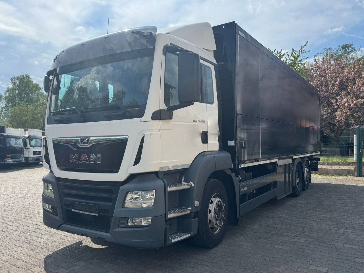 MAN TGS 26.360/Lenk-Lift/Lbw/Kettliner-GT-Aufbau - За напитки камион: снимка 3 MAN TGS 26.360/Lenk-Lift/Lbw/Kettliner-GT-Aufbau - За напитки камион: снимка 3
