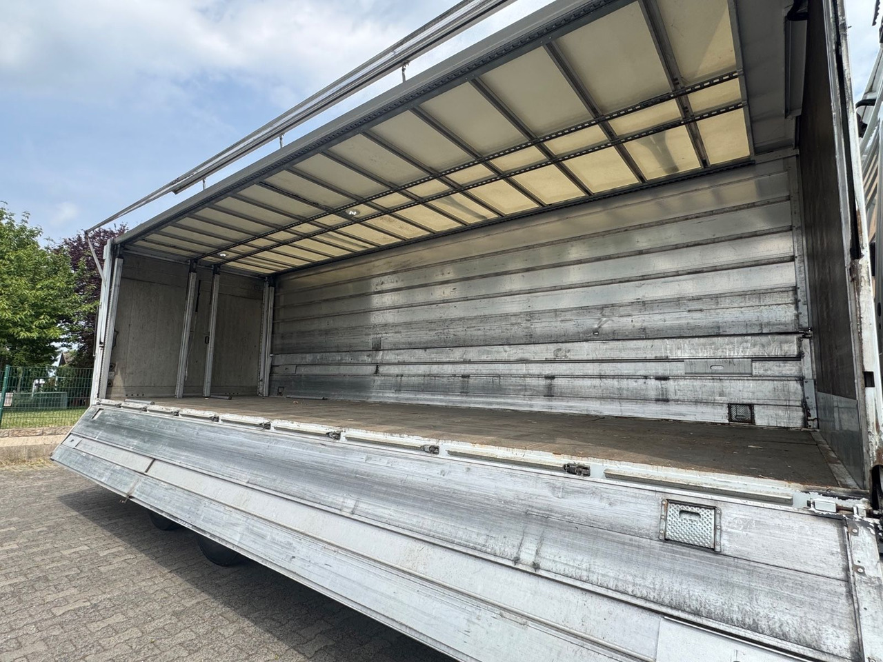 Mercedes-Benz 2540/LBW/2xAHK/Lenk-Lift/Kamera/4inStock - За напитки камион: снимка 4 Mercedes-Benz 2540/LBW/2xAHK/Lenk-Lift/Kamera/4inStock - За напитки камион: снимка 4