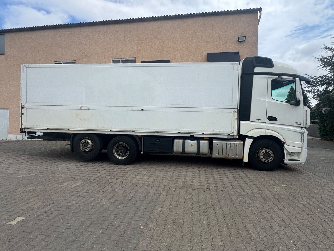 Mercedes-Benz Actros2545/Lift-Lenk/Mitnahmestp/Retarder - Камион фургон: снимка 2 Mercedes-Benz Actros2545/Lift-Lenk/Mitnahmestp/Retarder - Камион фургон: снимка 2
