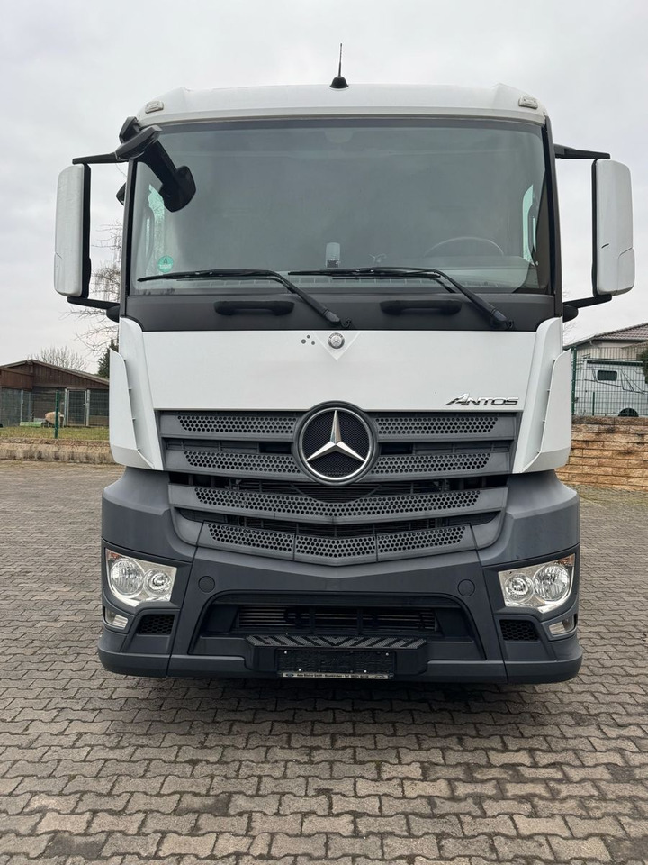 Mercedes-Benz Antos 1836L/4x2/2t.LBW/2xAHK/aus.1Hand/16.Pal. - За напитки камион: снимка 2 Mercedes-Benz Antos 1836L/4x2/2t.LBW/2xAHK/aus.1Hand/16.Pal. - За напитки камион: снимка 2