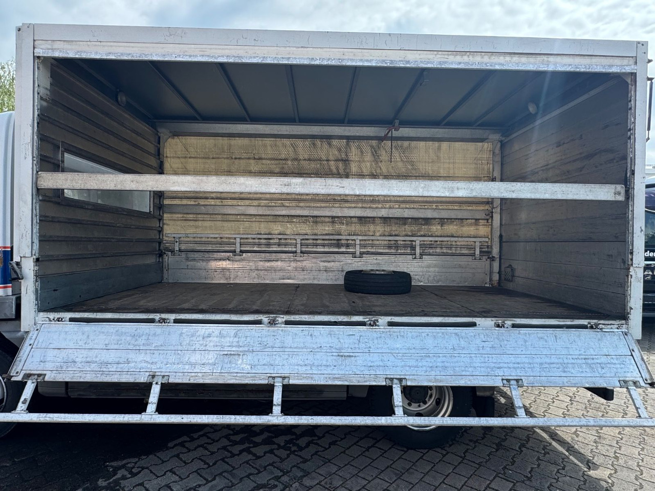 За напитки камион Mercedes-Benz Atego 818/Roll-Plane/Tüv-Neu/1xAHK-Maul/: снимка 6