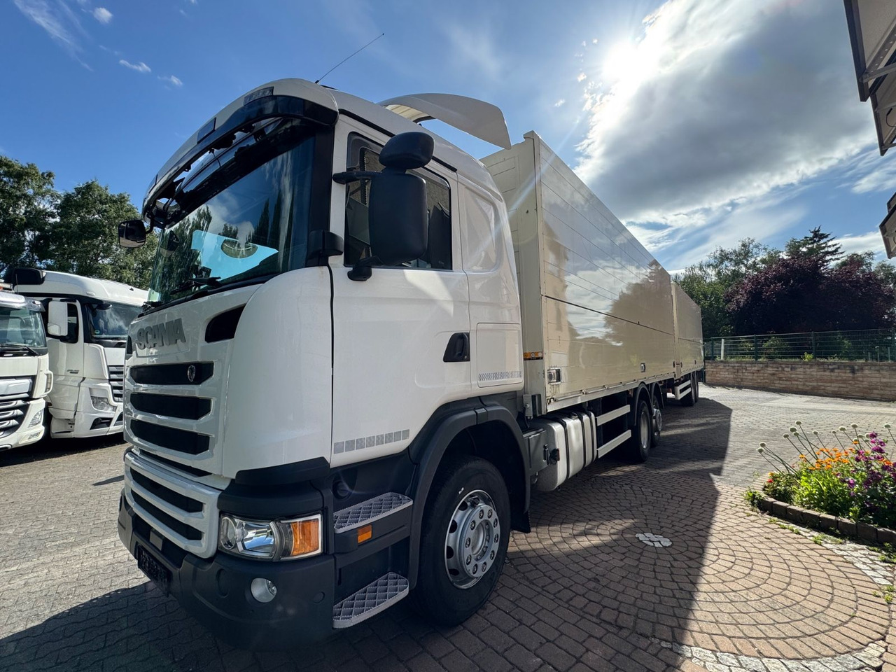 Scania G410/Lenk-Lift/2xLBW/inkl. Anhänger/Tüv-neu - За напитки камион: снимка 2 Scania G410/Lenk-Lift/2xLBW/inkl. Anhänger/Tüv-neu - За напитки камион: снимка 2