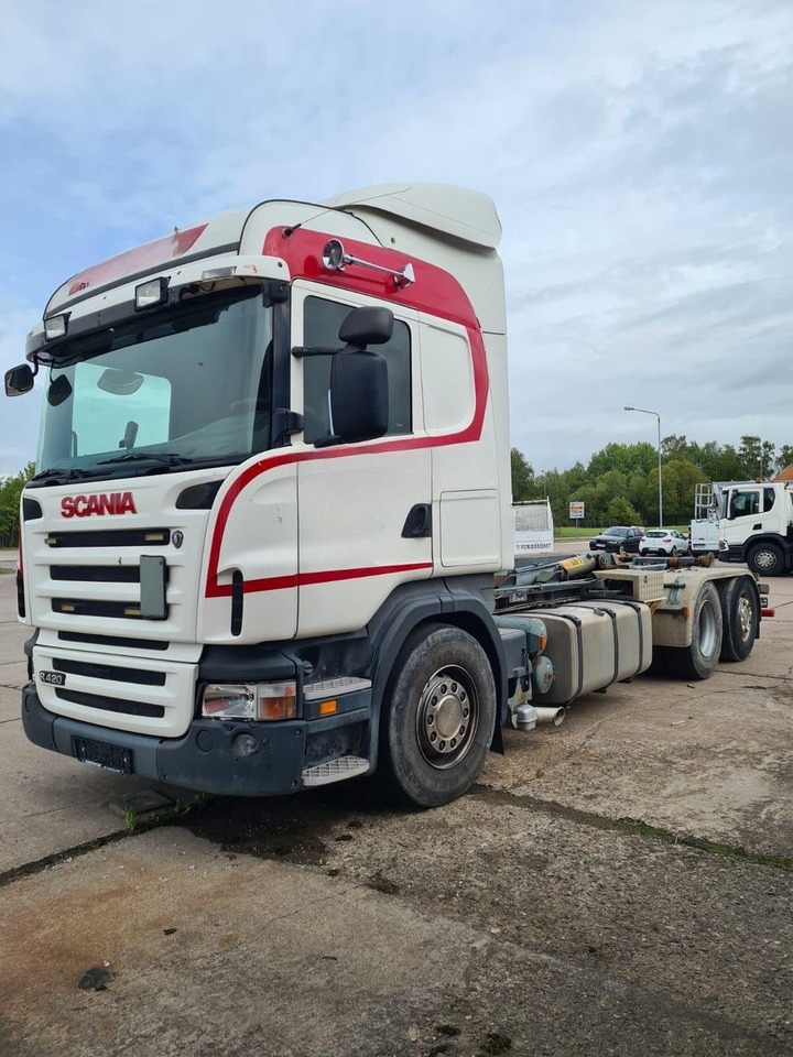 Scania R420/6x2/Klima/B-L/Motorschaden - Мултилифт с кука камион: снимка 1 Scania R420/6x2/Klima/B-L/Motorschaden - Мултилифт с кука камион: снимка 1